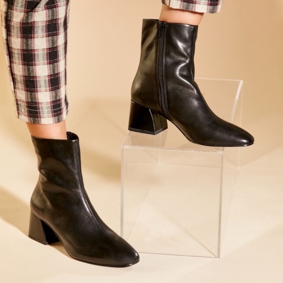 Etienne Aigner- Ankle Boots - Picture 6 of 7